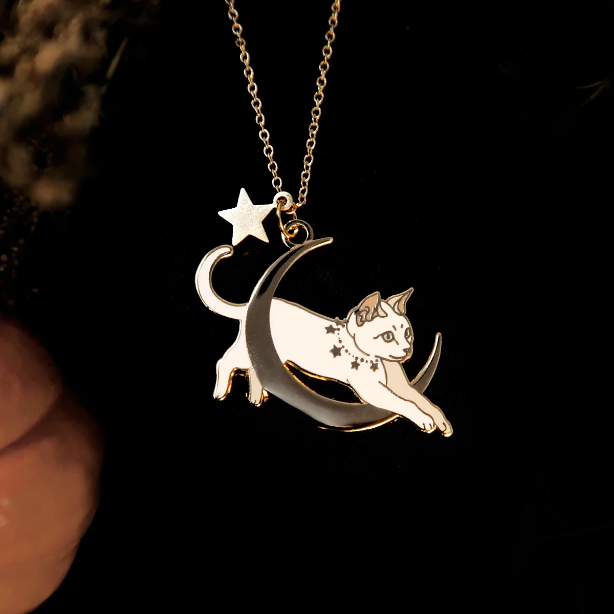 whitecatnecklace_01 copy.jpg