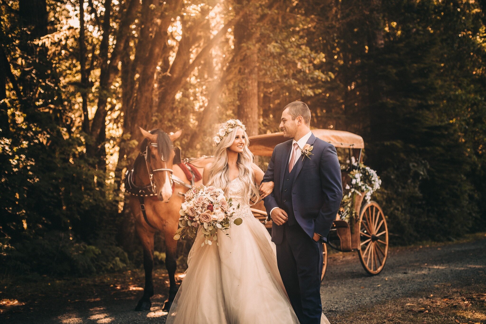 Coquille-Oregon-Coast-Wedding-Photographer-Horse-Carriage-Fairytale-Amy-Booker-Photography