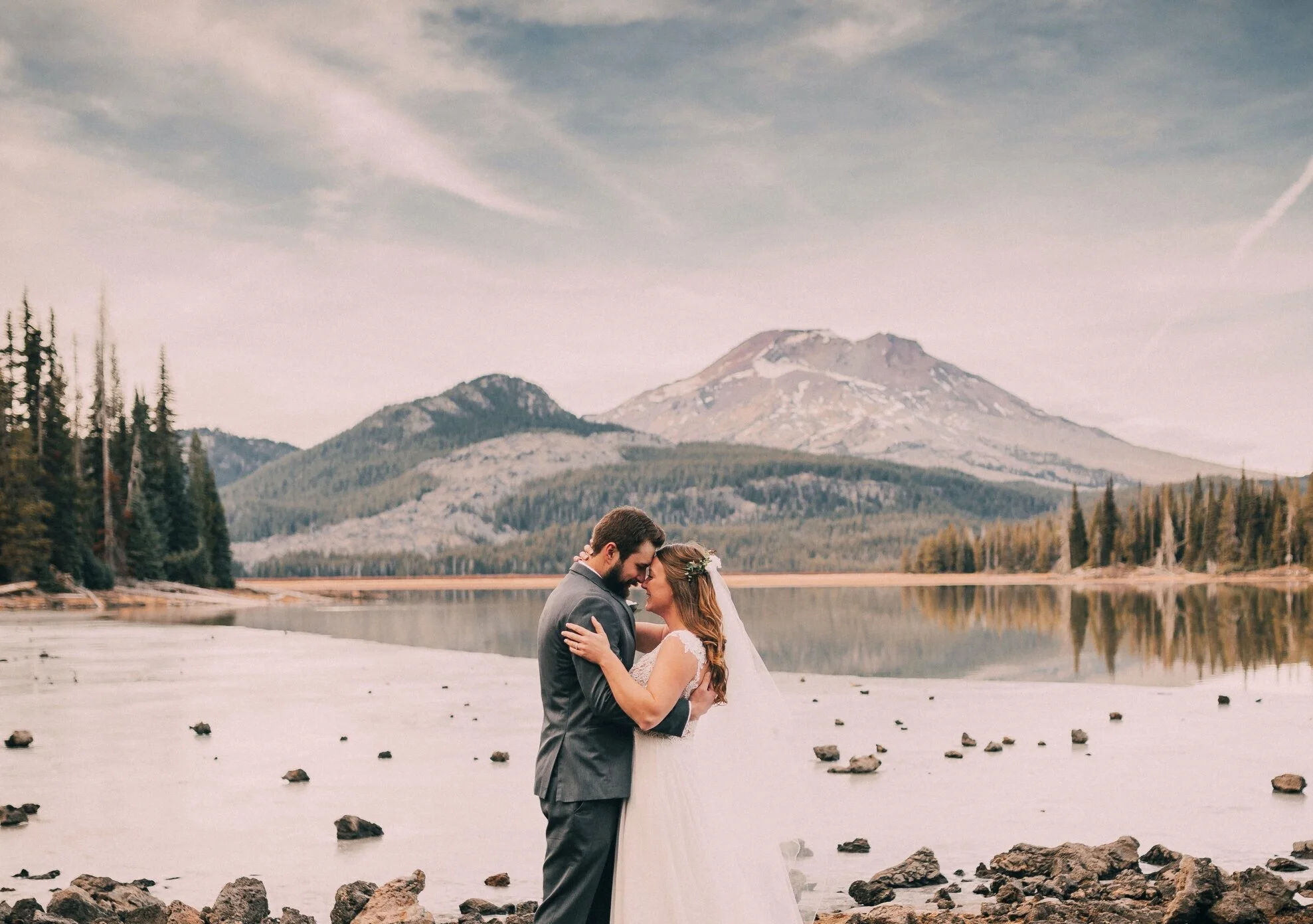 Frozen Lake Elopement | Bend, Oregon