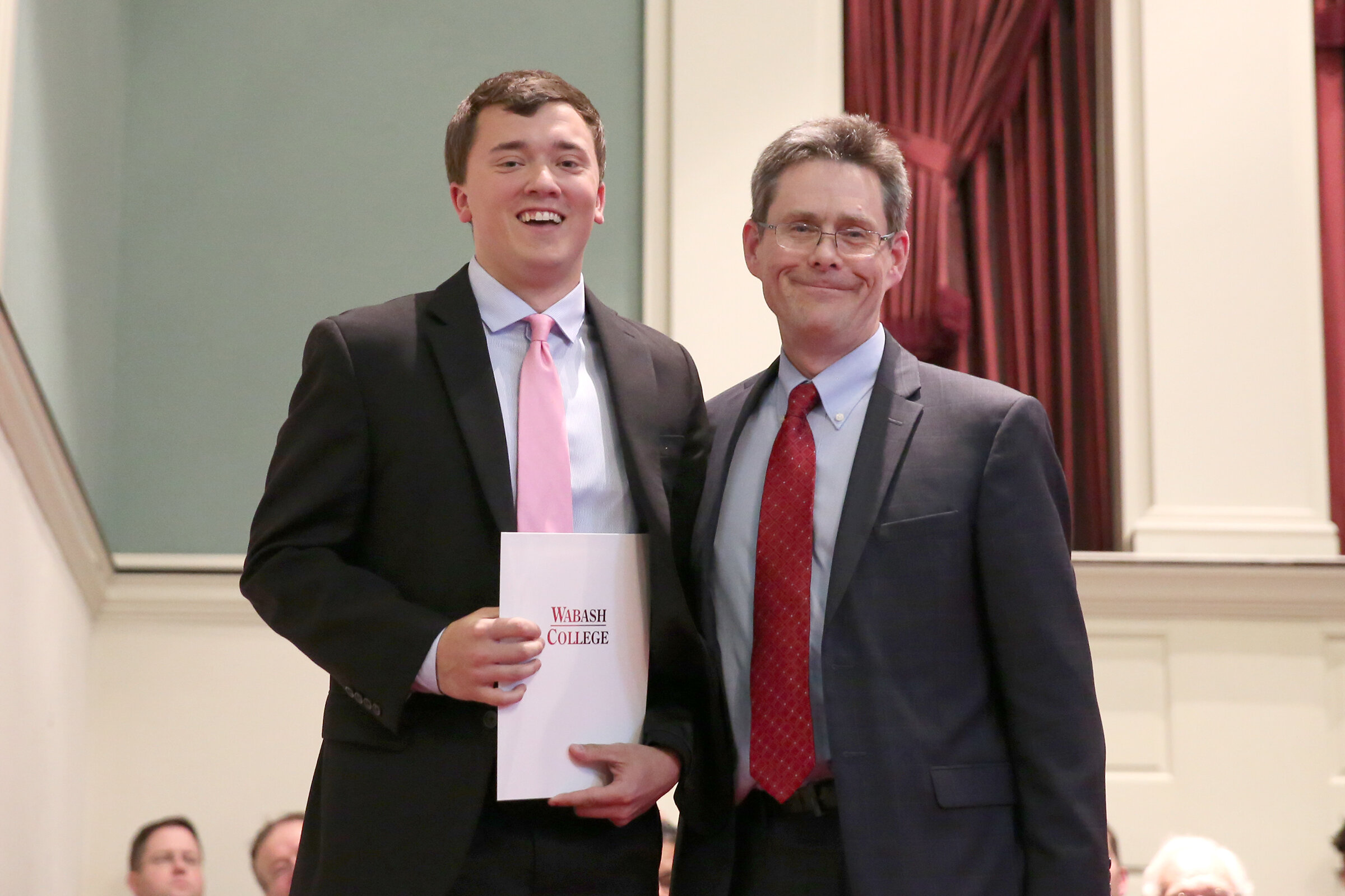 Cole Crouch '17 wins the Jim Leas Outstanding Student-in-Journalism Award