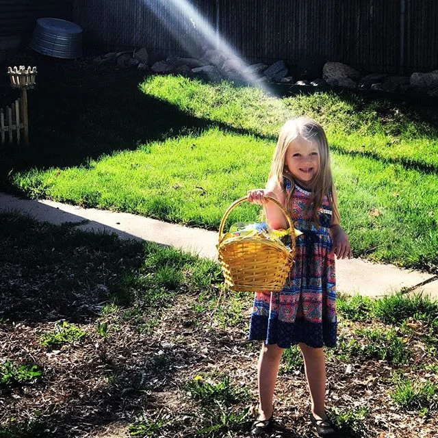 It&rsquo;s hard not to be happy. We&rsquo;ve never failed to yet! .
.
.
.
.
#ilovemykid #springtime🌸 #denvercolorado #coloradofamily #denverfamily