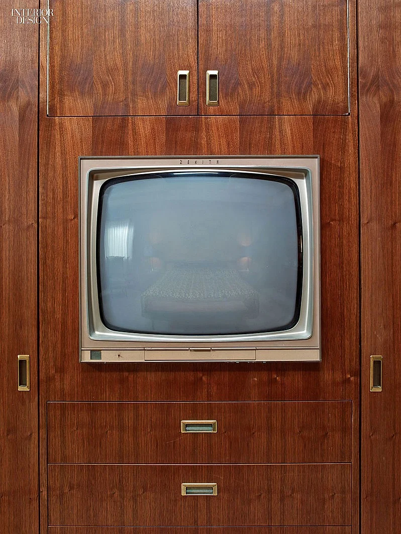 Mad Men Set - Built In TV Detail