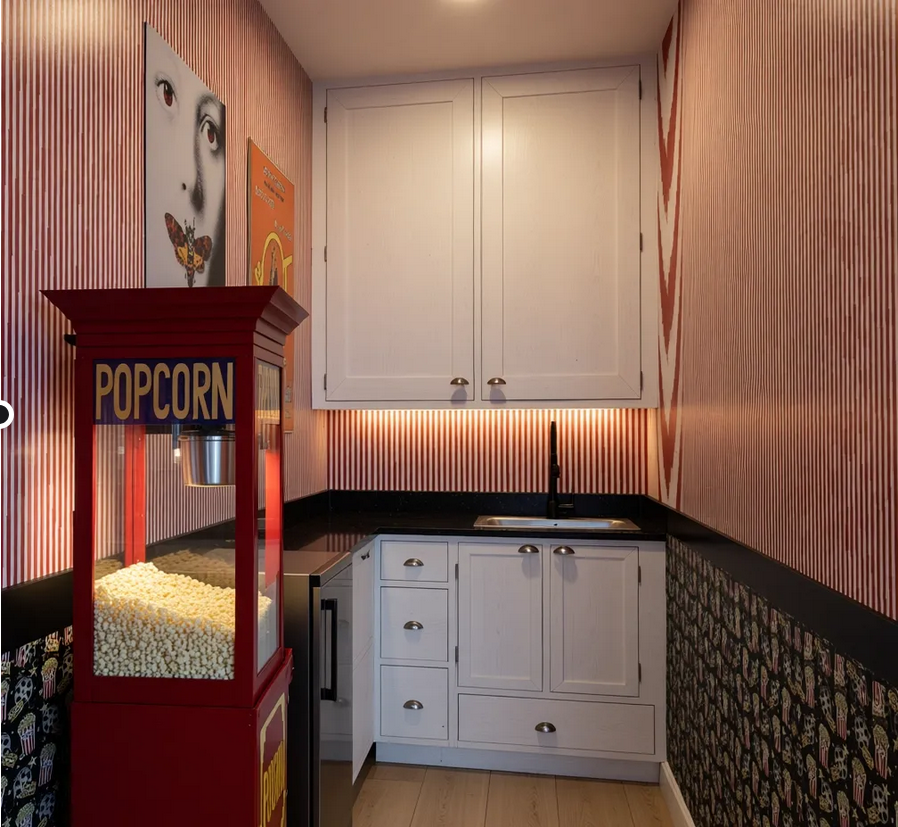 CASEY SNACK ROOM 001R.png