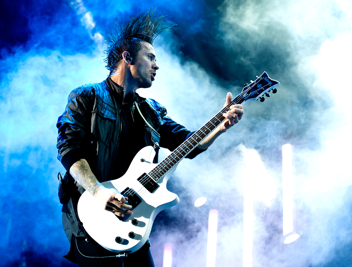 PAPA ROACH, 2015