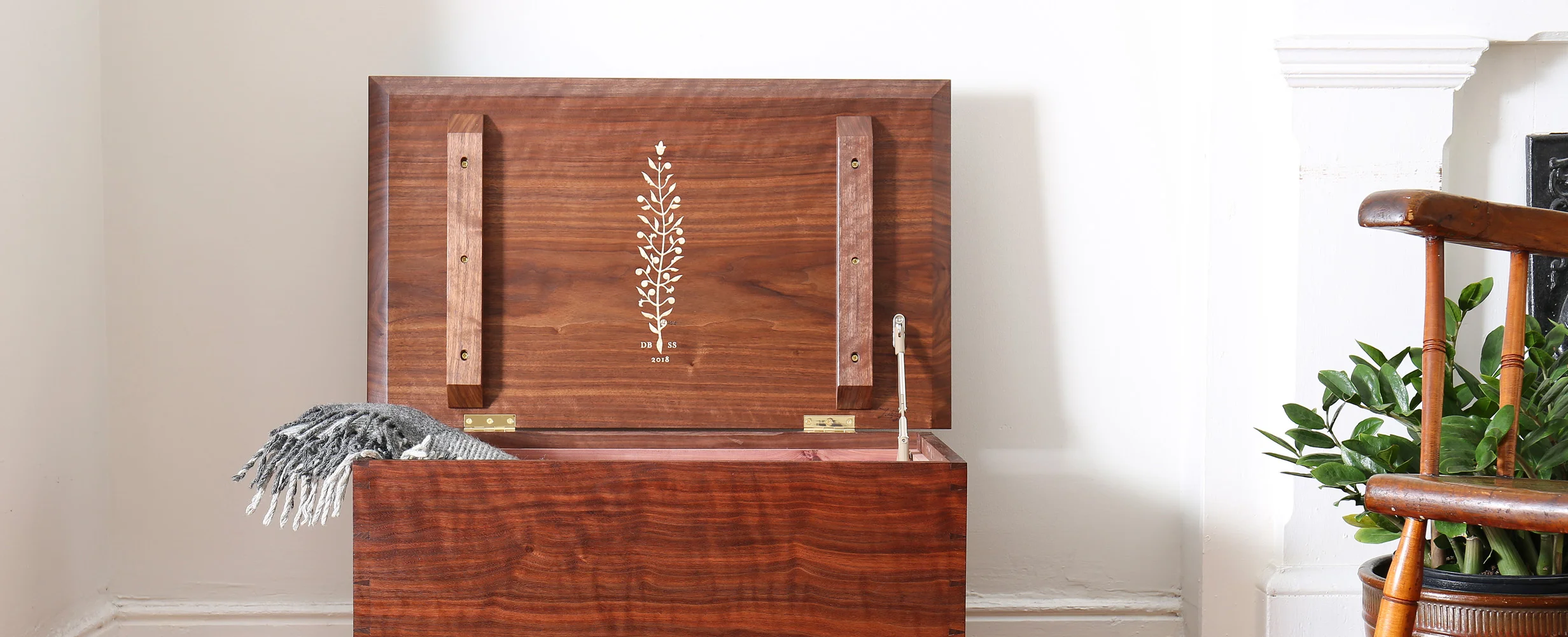 ENFIELD BLANKET CHEST