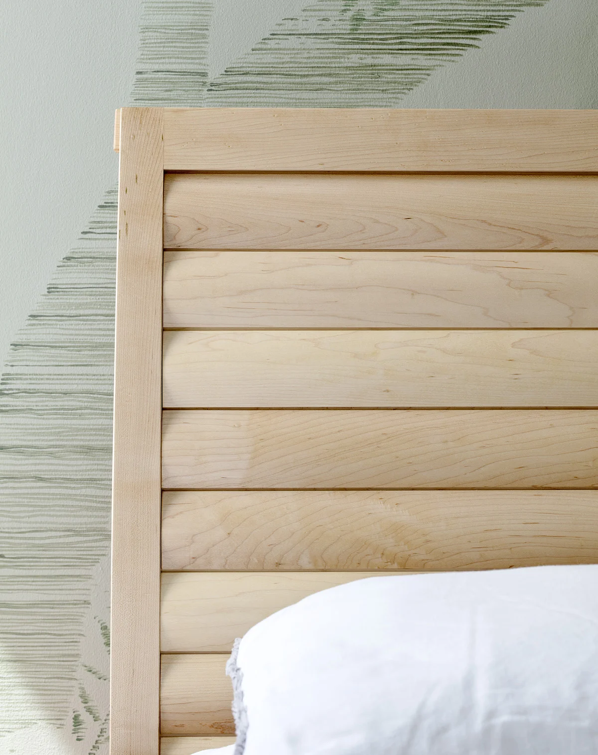 Zietz Maymont Bed - maple