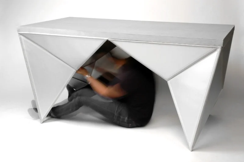 kubo-table-by-j-igharas-00.jpg