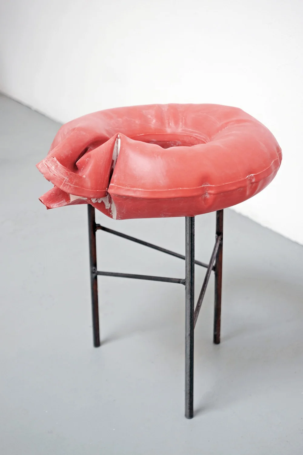 jsigharas-refuse-float-stool-00.jpg