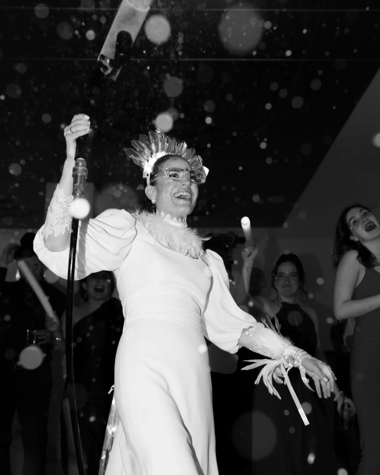 Se acerca finde de boda ✨ &iexcl;con muchas ganas de seguir viendoos celebrar!
@bsg.media @animacioninfantilsp @personalshopperasturias @carmenmoleronovia @bsg.media @materiabotanica @lafloristeriadecristina @alzurudesigns @cuartetolirice @3eventboda