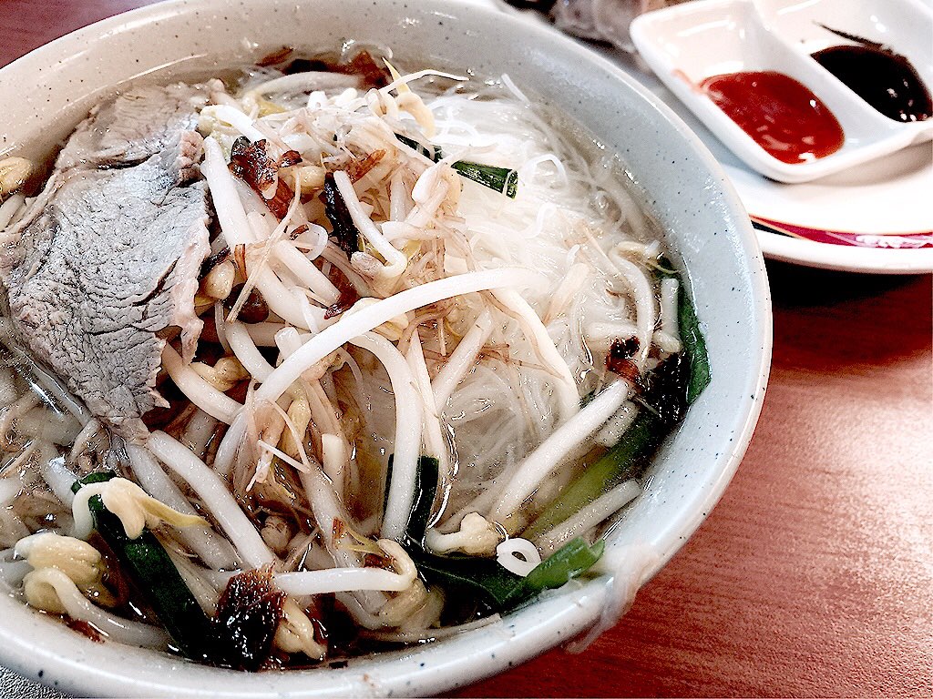 Bee hoon with sliced pork