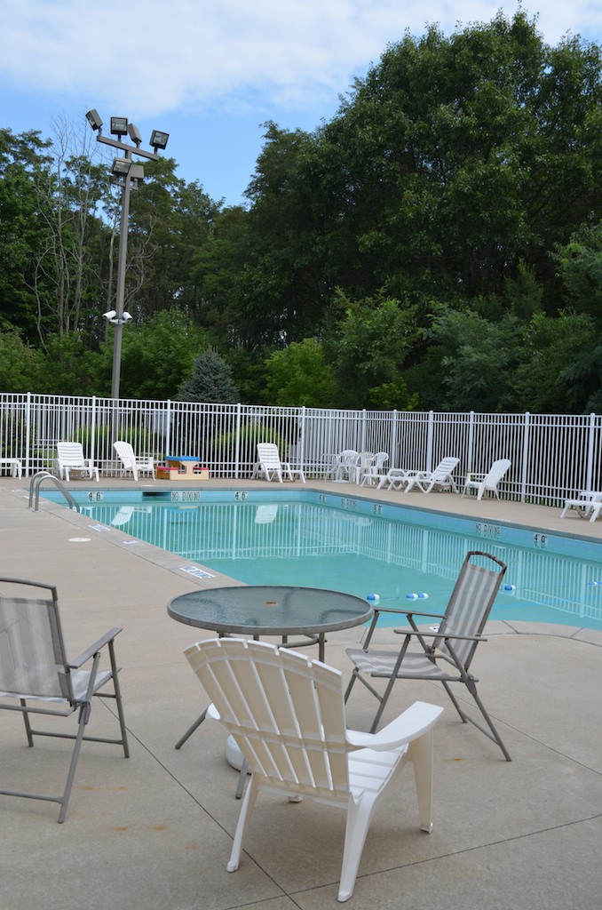 Rolling Hills Pool3.jpg