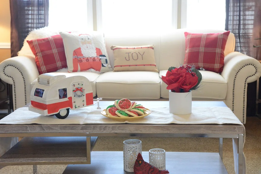 Use Your Homes to Share Decorating and Entertaining Ideas