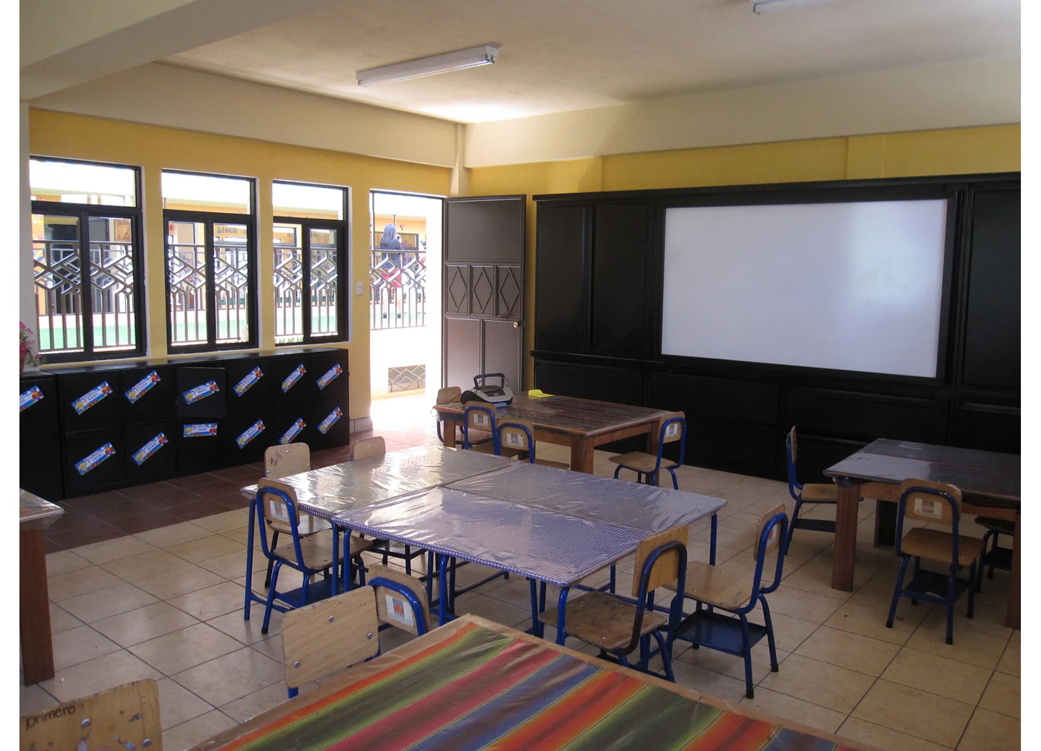  Custom-designed furniture provides ample storage and display space and can be easily rearranged to allow for varied instructional modes.&nbsp; 