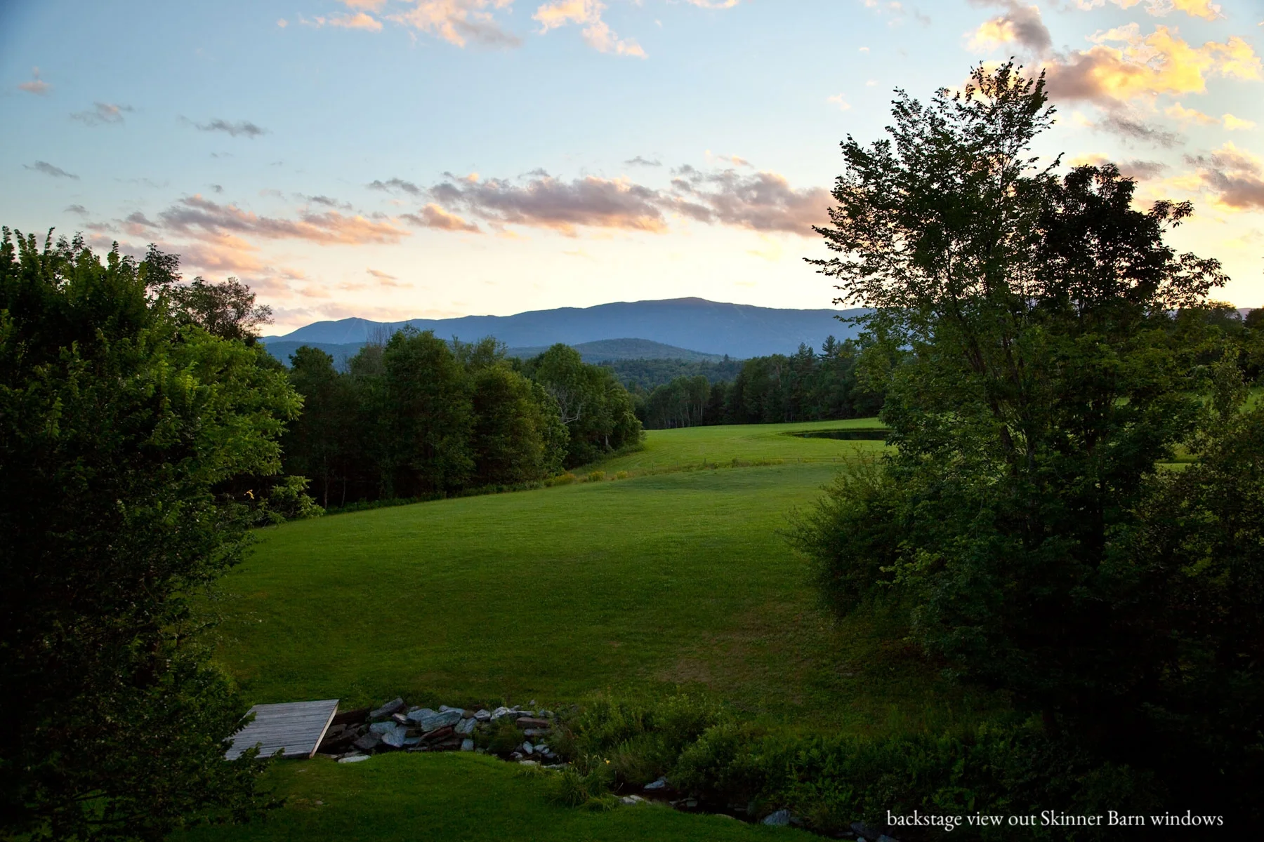 7backstage.view.Skinner.Barn.jpg