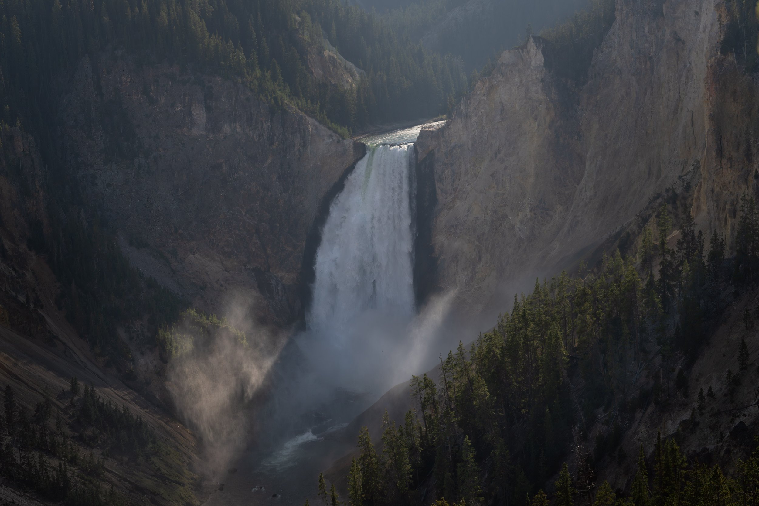 yellowstone_lower_falls_042_1504-Edit.jpg