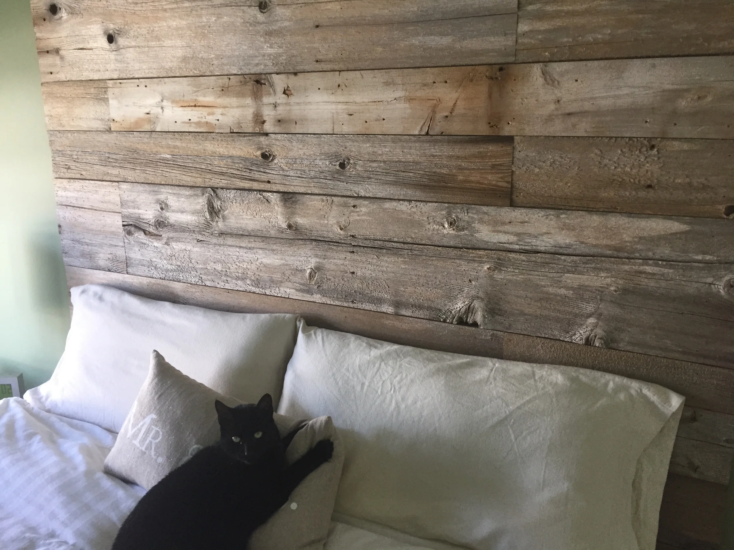 Barnwood headboard 3.jpg