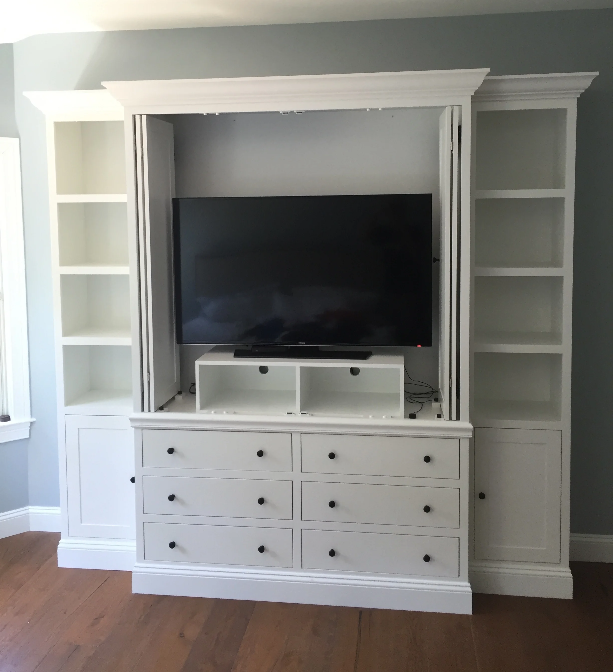 Bedroom Cabinets 2.jpg