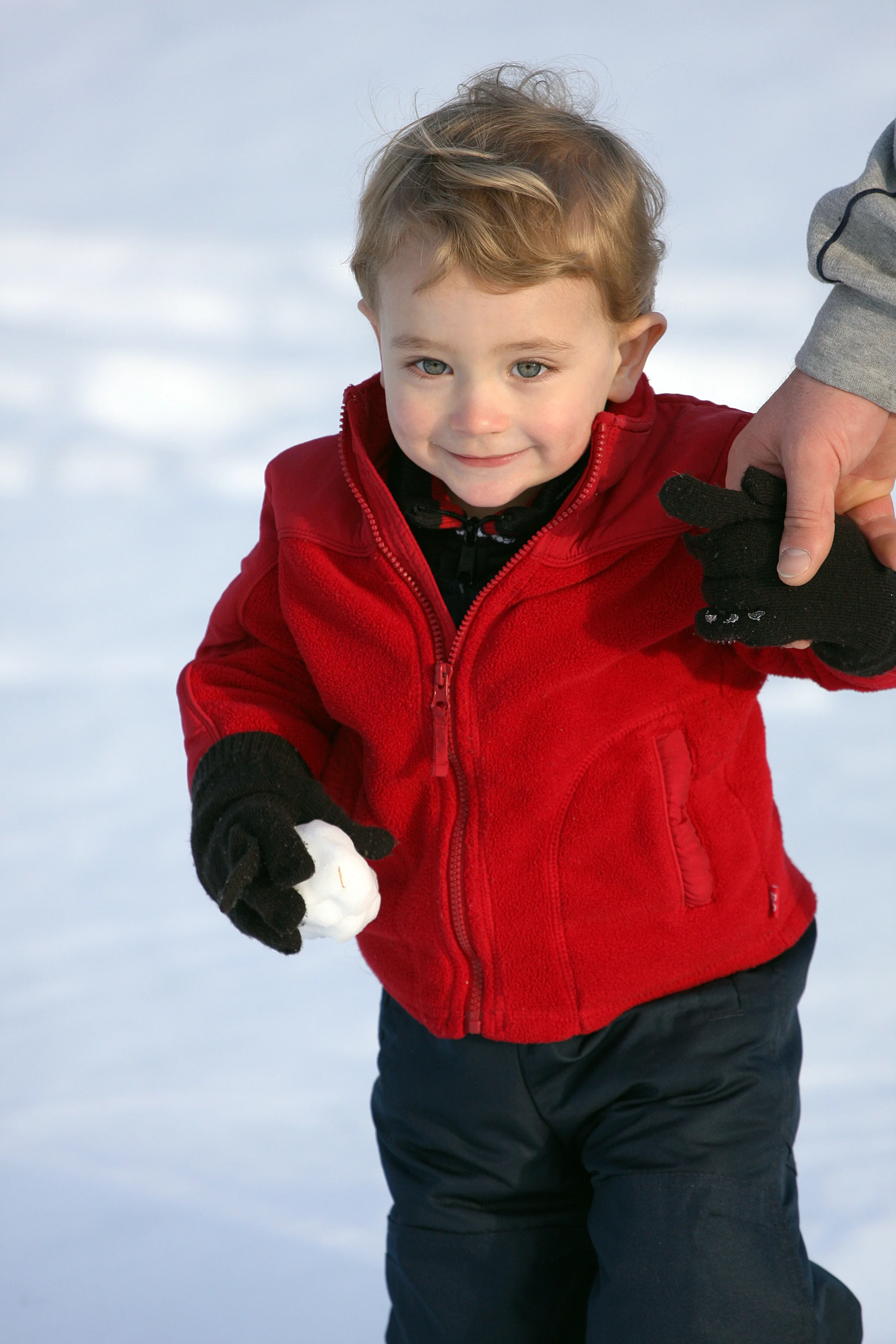 1144524325_snowball_attack3.jpg