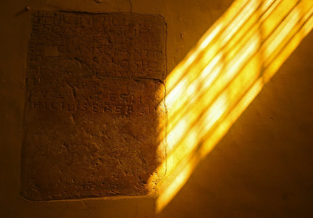      

 
  Church light, Montalcino
 






















     