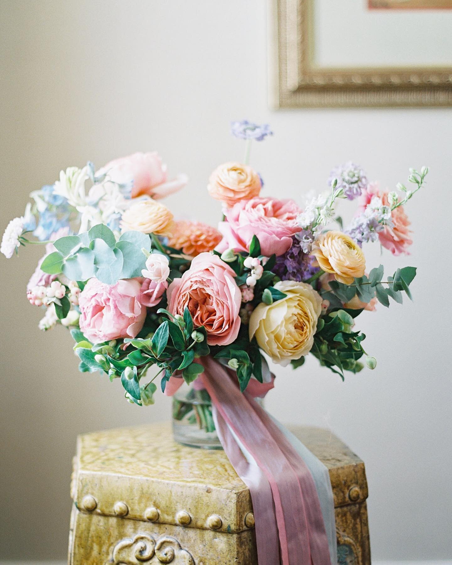 Shelby + Preston celebrated two years  of wedded bliss last week! Their opalescent florals were something I&rsquo;ll never forget! Another aspect that was especially unforgettable was hiding in the bushes to watch their ceremony! Sending love to you S + P!! 🥂

Film photographer: @heathergracebeerman 
Venue: @boxwoodestate 
Florals: @meristemfloral 

#meristemfloral #meristemmagic #raleigh #northcarolina #wedding #raleighwedding  #raleighbride #chapelhillwedding #durhamwedding #ncbride #ncwedding #raleighflorist #floraldesign #bride #weddingflowers #southernwedding #charlottesvilleflorist #charlestonflorist #charlotteflorist #bouquet #bridal #ribbon #wedding #film #opal