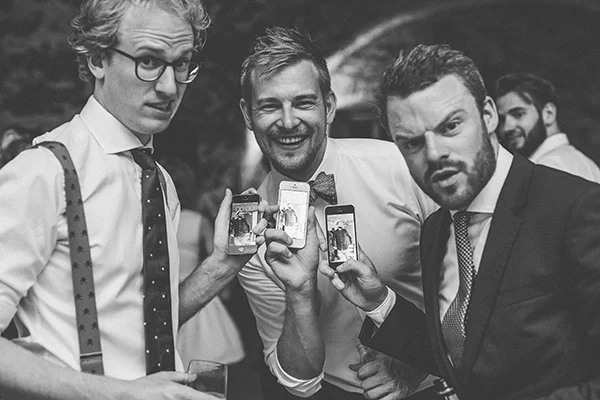 Dokumentaarinen hääkuvaus Tenalji von Fersen, Suomenlinna, Helsinki, Documentary Wedding Photography at Tenalji von Fersen, Suomenlinna, Helsinki, Finland, Destination Wedding Photographer