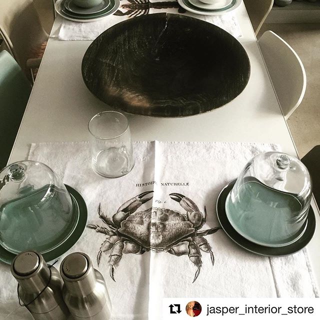 Love this table at one of our new German client @jasper_interior_store ❤️❤️#crabe#crab#summer#ete#lin#linen#white#blanc#illustration#vintage#table#dinner#lunch#tableware#interiordesign#deco#decoration#food#fooding#recipes#recettes