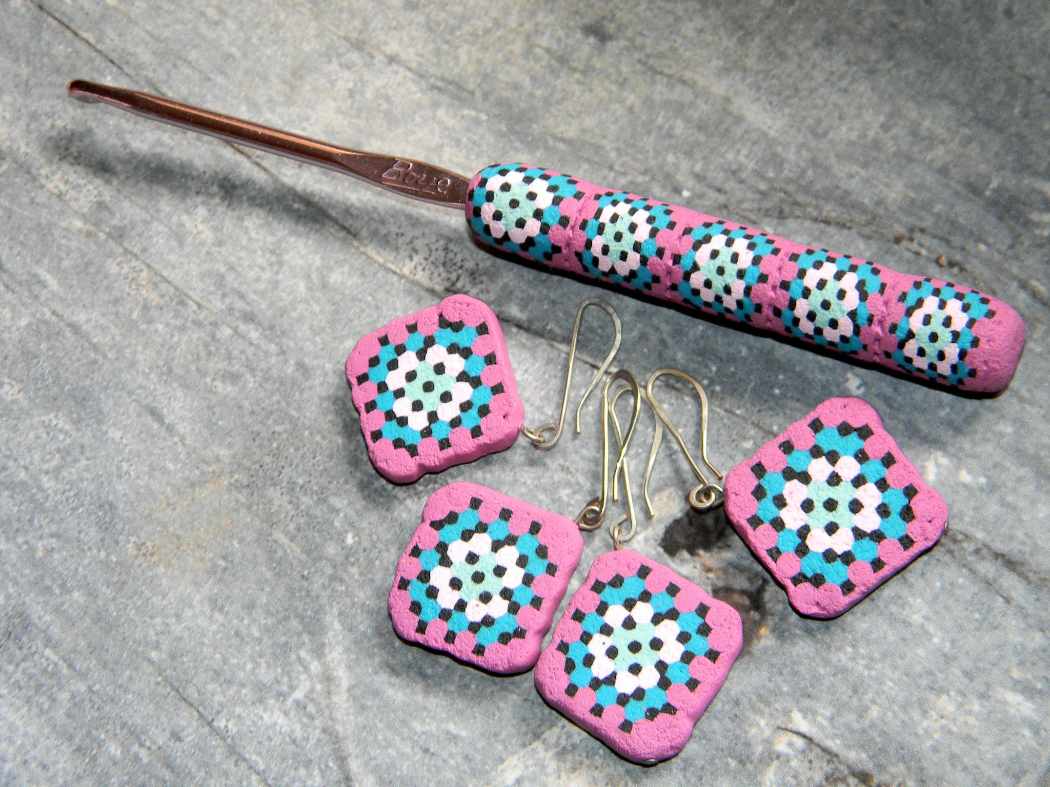 Granny Square Crochet Hook w/ Stitch Markers- Set 1
