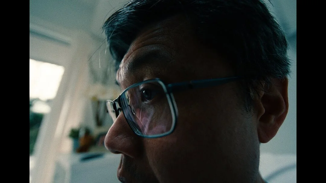 Dad: “do you really film people this close up” 🧐
Tests w/ Alexa 35 w/ laowa 12mm makes for some crisp images 
.
.
.
#dop #cinematography #filmlighting #alexa35 
#arrialexa #laowa12mm