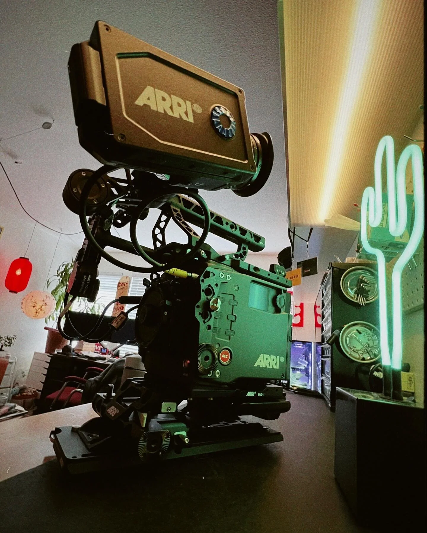 Ohhh boyy!! still cant believe this Alexa 35 is mine🥹Thank you to everyone who has supported me along this journey, it’s a big milestone. Cant wait to shoot more projects with this new tool 🛠️🦾
Also, it will be available to rent 🎬
#DOP #a