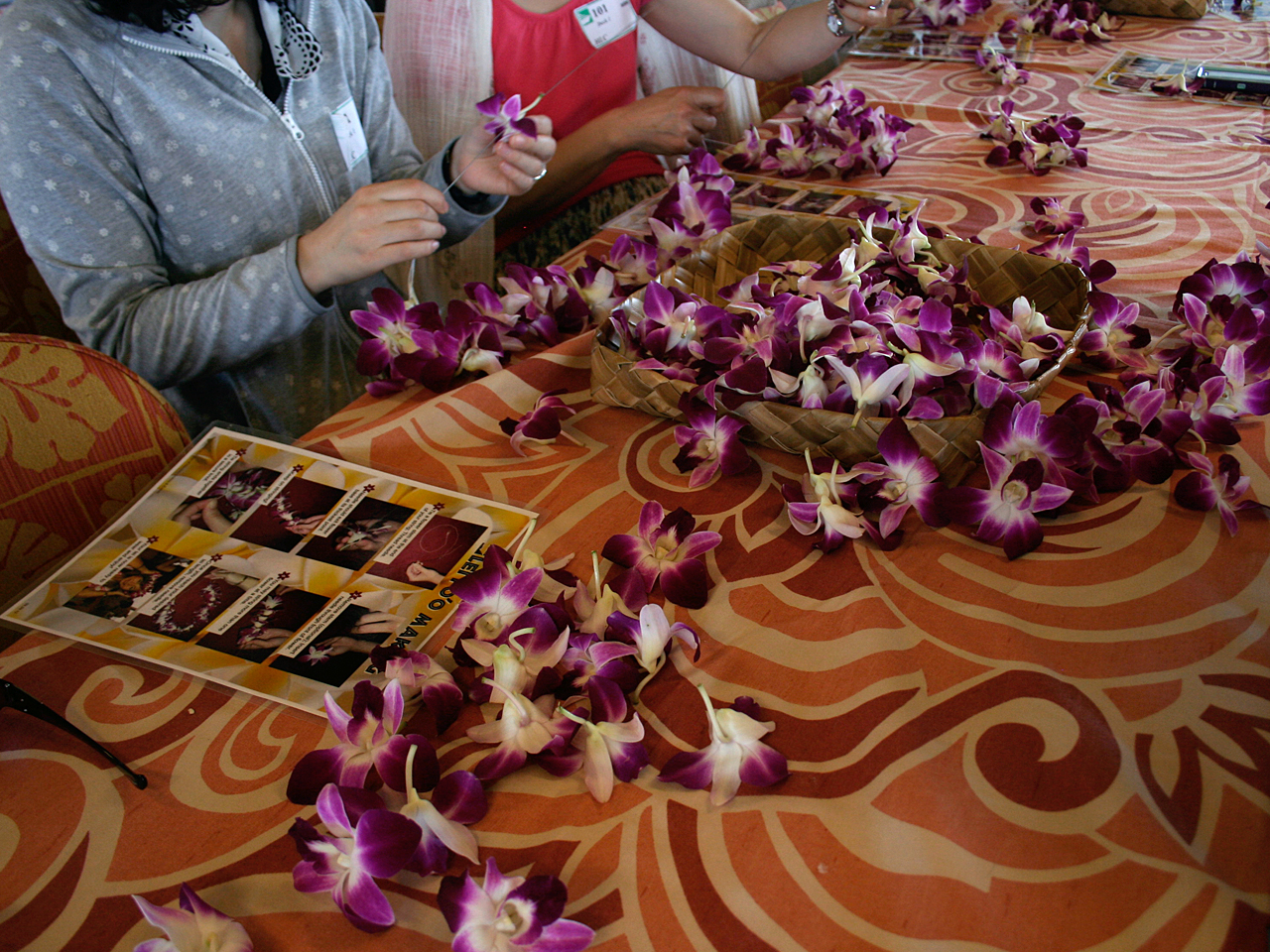 While the boat was coming into shore we made our own Hawaiian leis. I was pretty happy about it. 