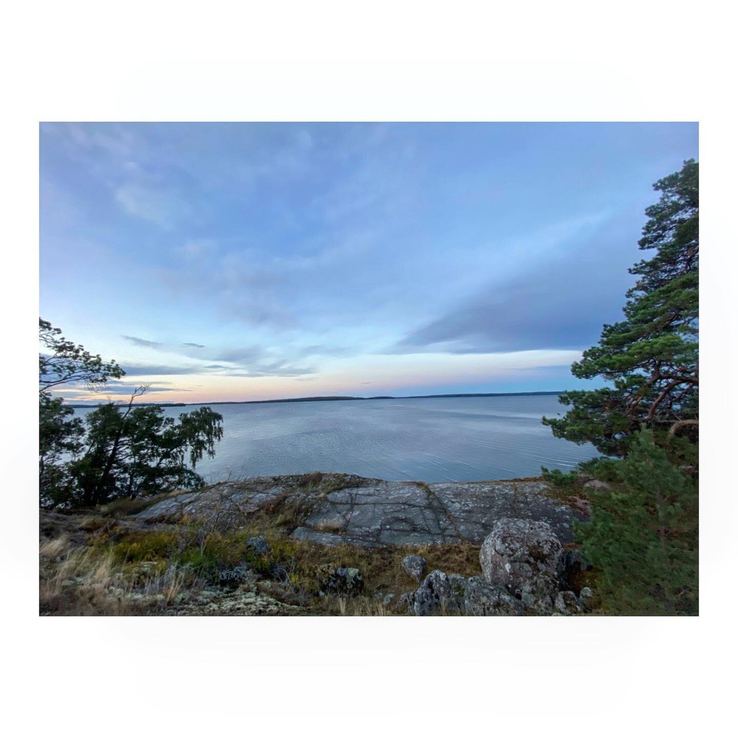 Island sunset #swedishnature #boatlife #newera