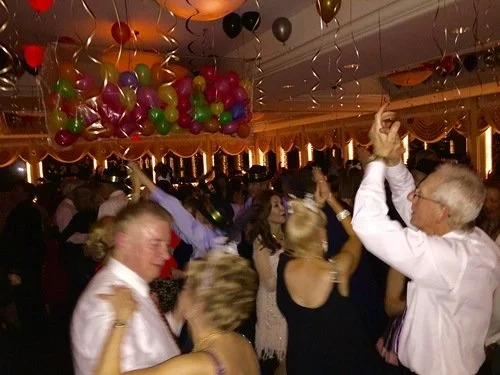 2015_winter_holidays_dance_party_qqs.jpg
