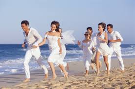 White Linen reminds me of the beach, feeling of relaxation and ease. Freedom
