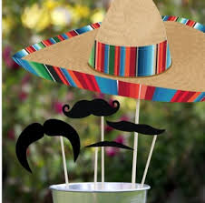 Great margaritaville straws....'stache style'! Or another hit of table whimsy.....