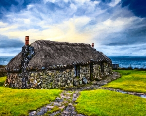 A wee cottage in Skye.....my favourite place to be in Northern Scotland...... at the top of the world xox