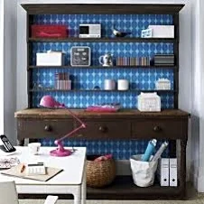 Add a pink task desk lampA