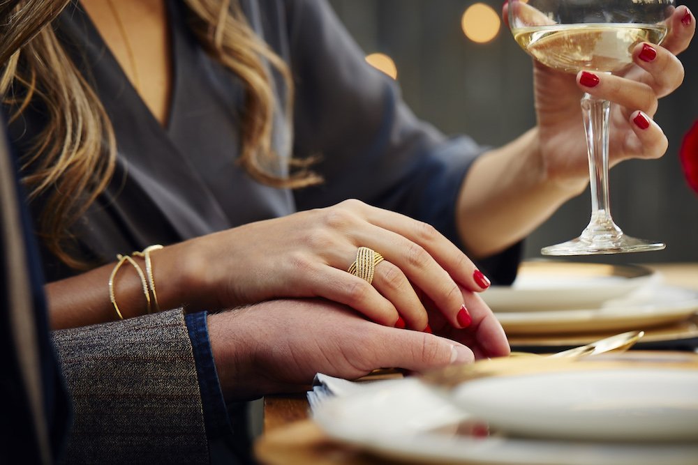 Holding-hands-wine-glass-couples-photography.jpg