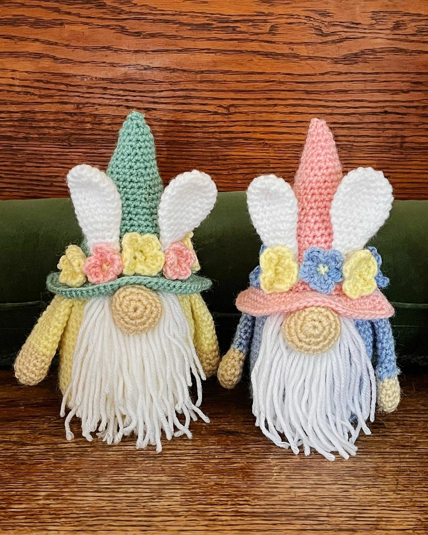 🐰Just a couple of Easter bunnies🐰
.
.
.
#Handmade #Crochet #Gonk #Gnome #EasterBunnies #Easter #OldLadyStatus