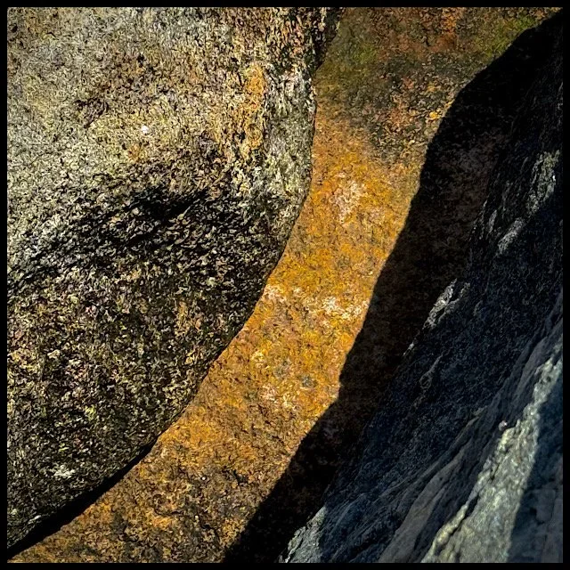 Swerving space between seaside boulders