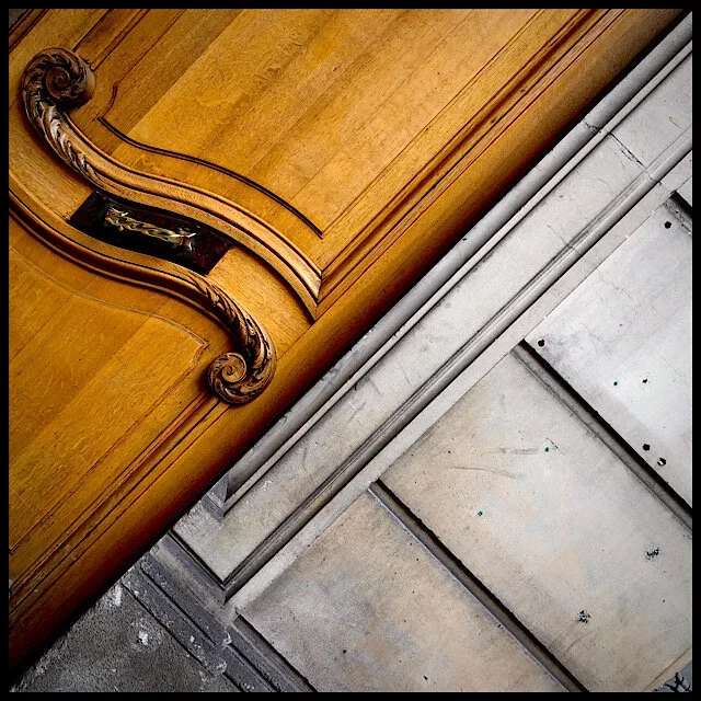 Curves, then perpendiculars, on door, then wall