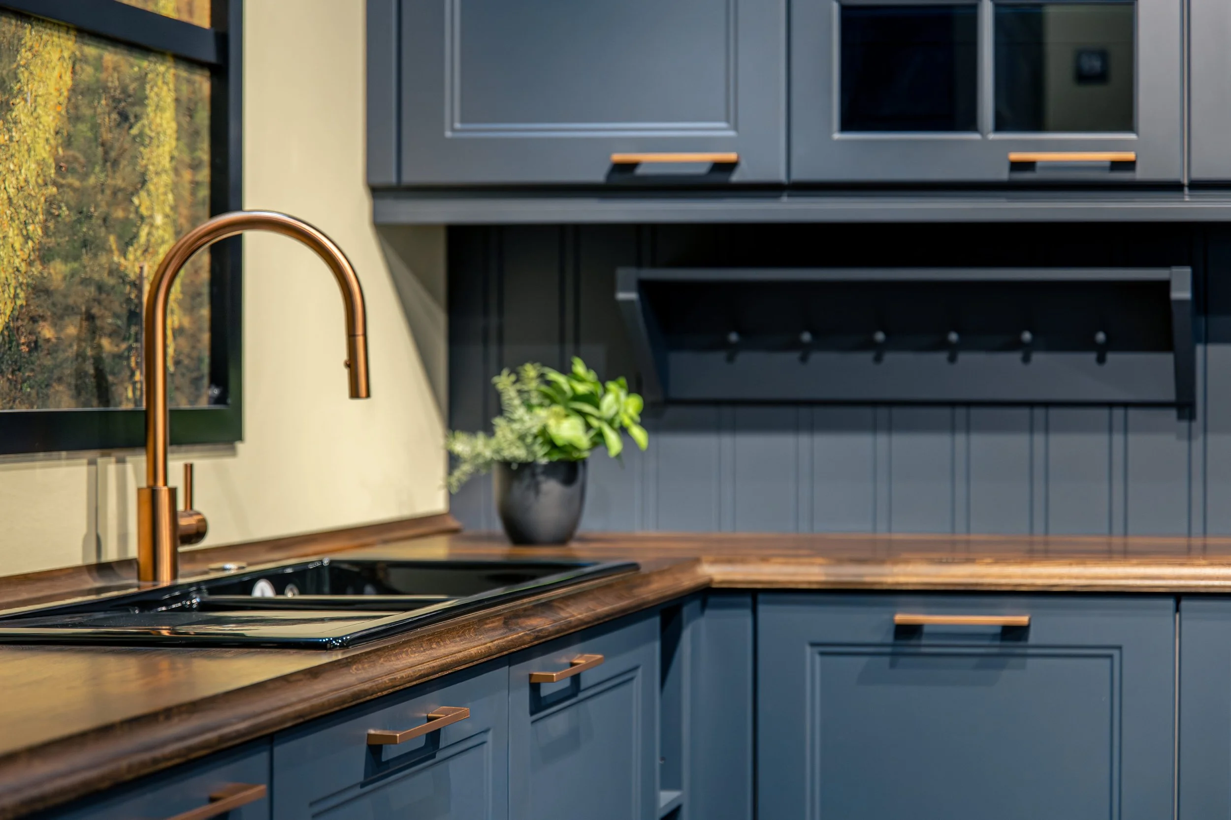 How Do You Pick Designer Kitchen Hardware That Matches Your Style and Your Cabinets?