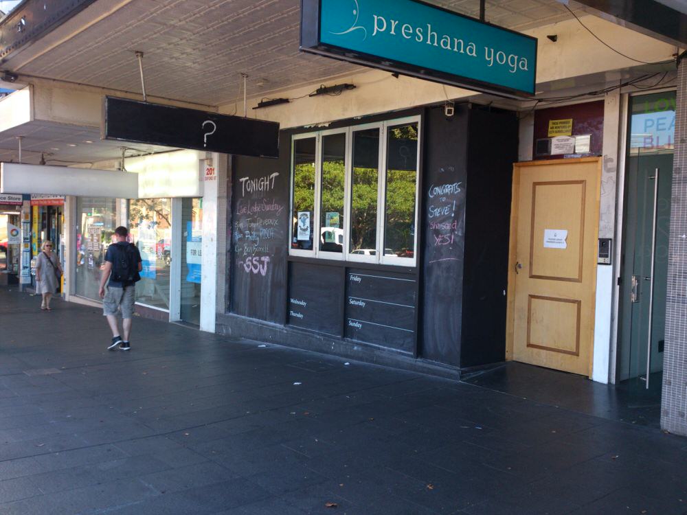 Name-this-bar-mural-sam-shennan-theud3-ud3-design-illustration-art-sydney-australia-custom-graphic-designer-illustrator-mural-street-artist
00-1.jpg