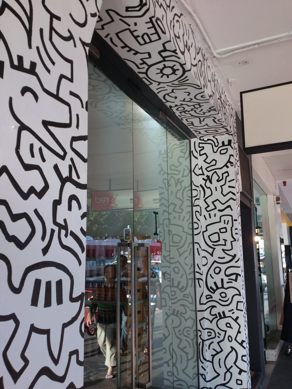 Name-this-bar-mural-sam-shennan-theud3-ud3-design-illustration-art-sydney-australia-custom-graphic-designer-illustrator-mural-street-artist
02-1.jpg