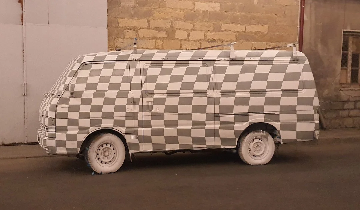 Sam Shennan-hot.singles-paparazzistudio-cyprus-gallery-vehicle-spraypaint-optical-illusion-6.jpg