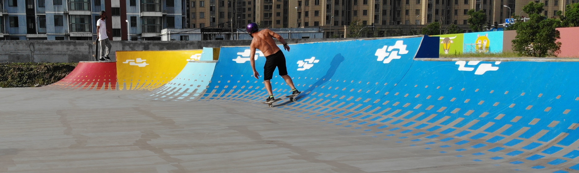 The transition sections create a color gradient that lifts the eye to the skyline where the action is.