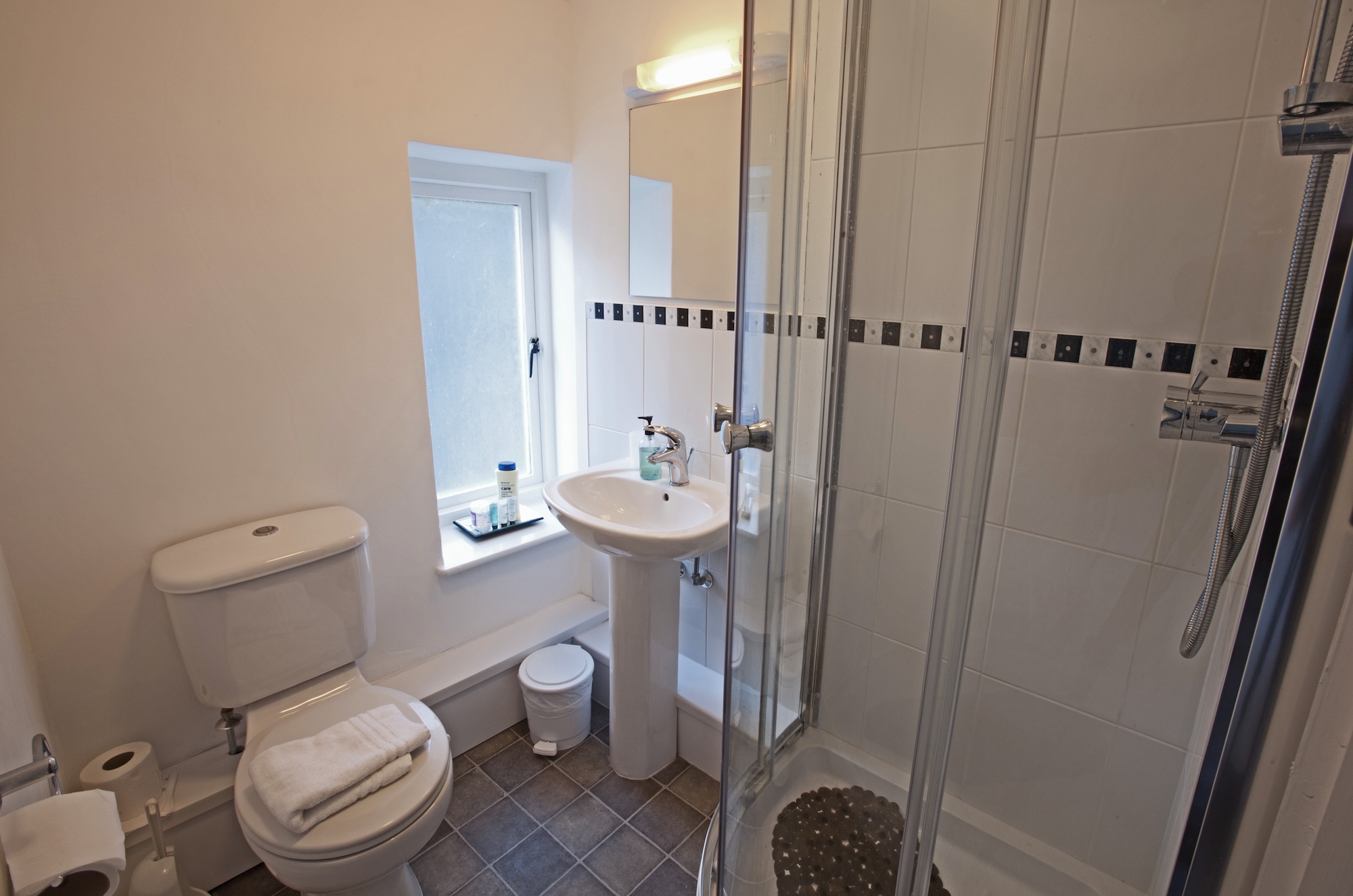 Bathroom to Small Double Room 4