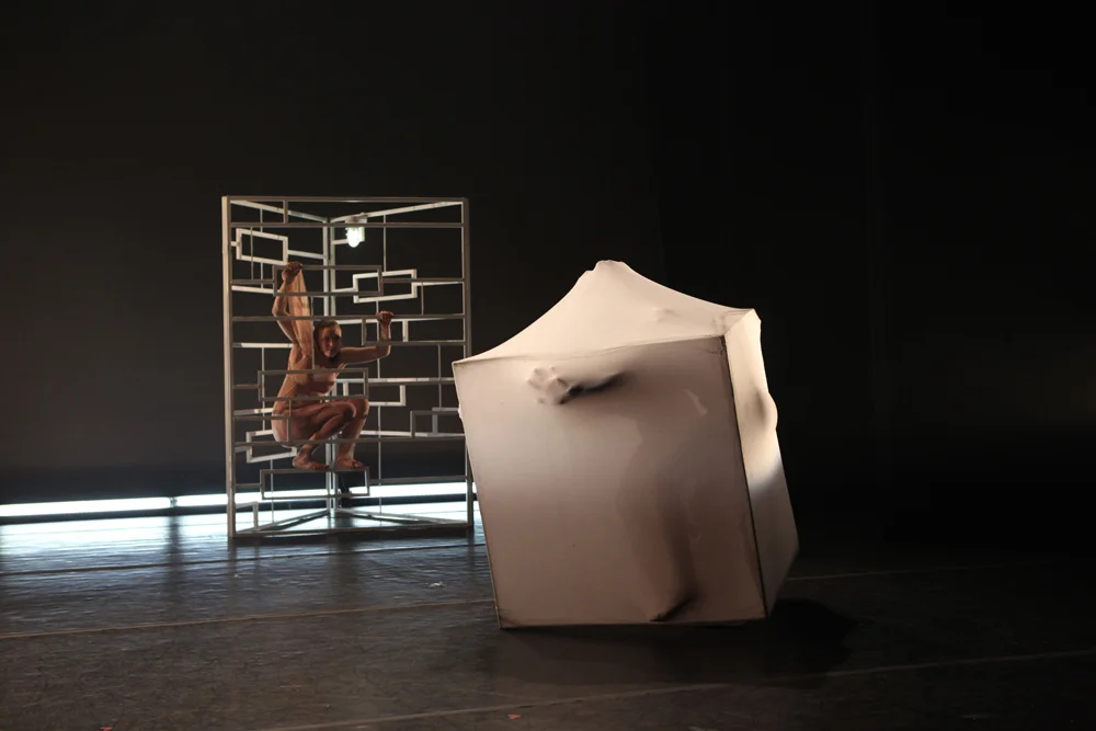 Choreography : Erika Bourdreau/Benjamin Freedman/Carissa M. Landes Set : Stephan Moravsky Costumes : Izzy Fields 2012
