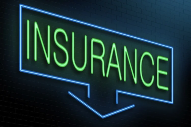 Insurance_175074179.jpg
