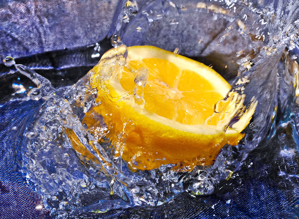 Adam-Jacobs-Photography_Food-Photo-1_Splash_Lemon.jpg