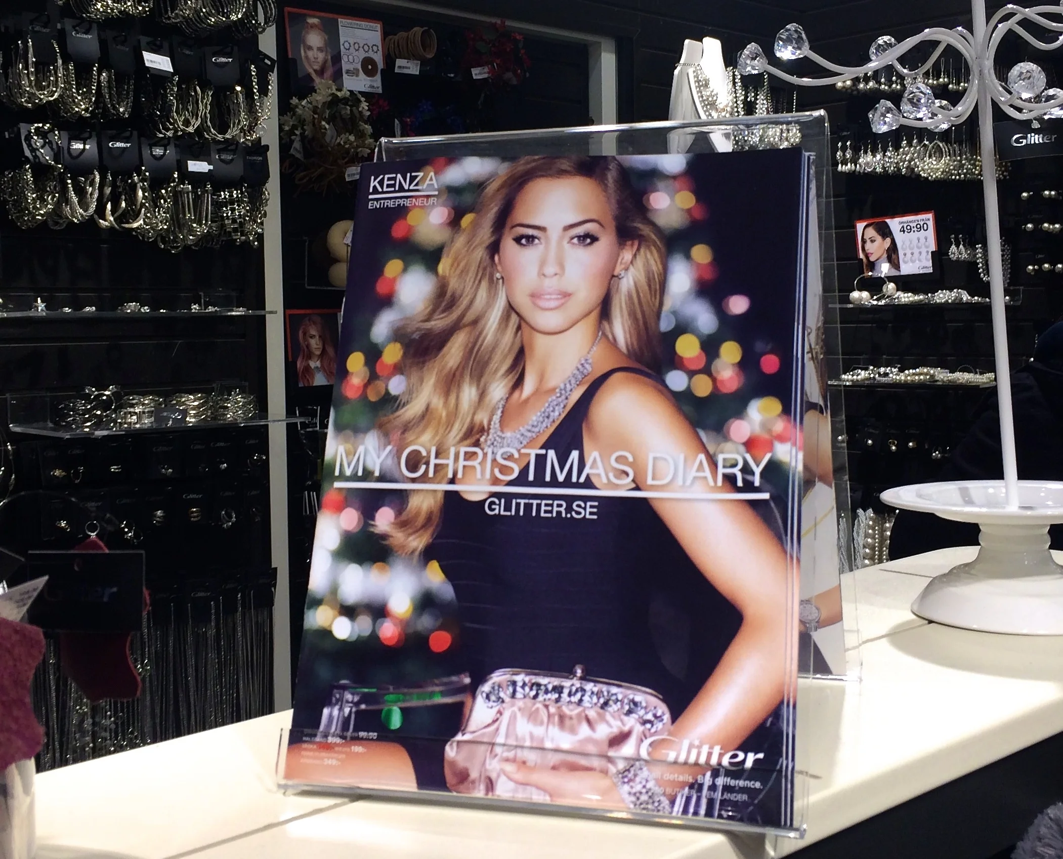 Glitter November 2014